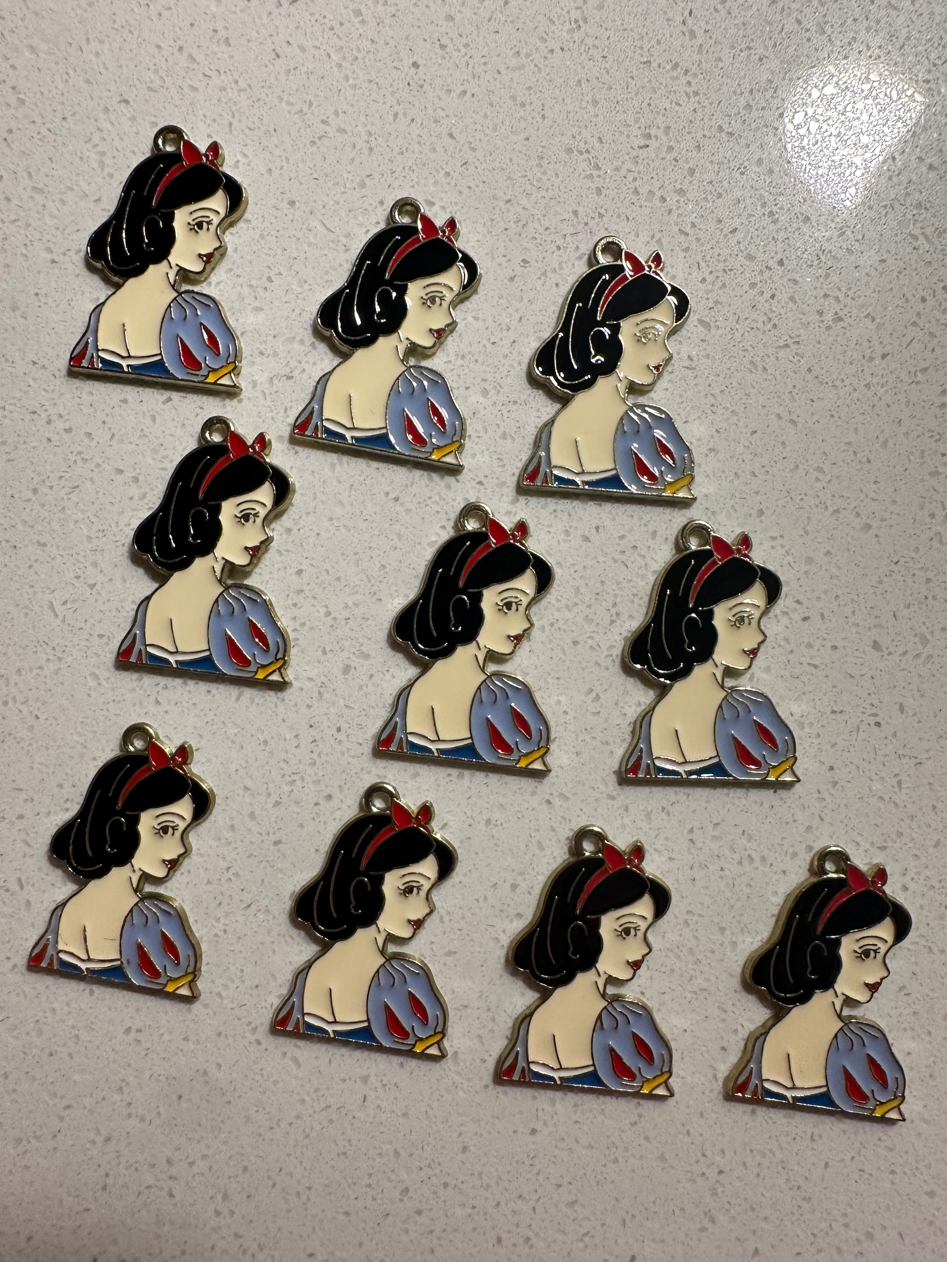Snow White Inspired Charms (10pcs)