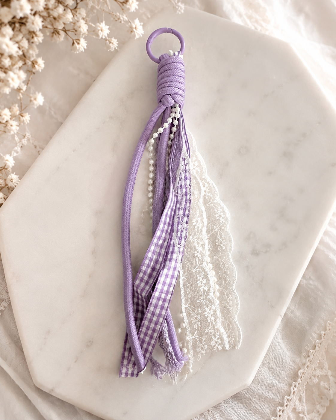 Lavender Lace Tassel Charm
Handmade Decorative Tassel for Keychains, Bags, Journals & Gifts